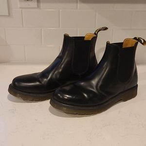 Dr. Marten Airwalk Chelsea Men's Boots Black